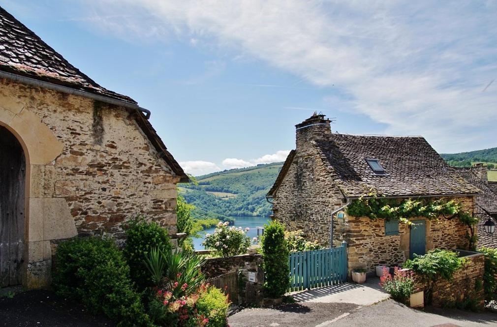 Auberge du Lac Mandailles  Exterior foto